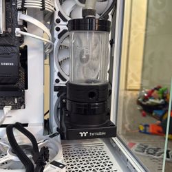 Thermaltake PR12 Pump RGB