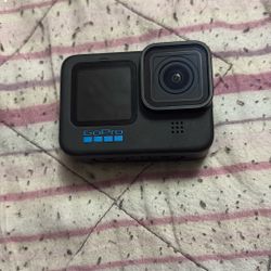 GoPro Hero 10 Black With Accessories 