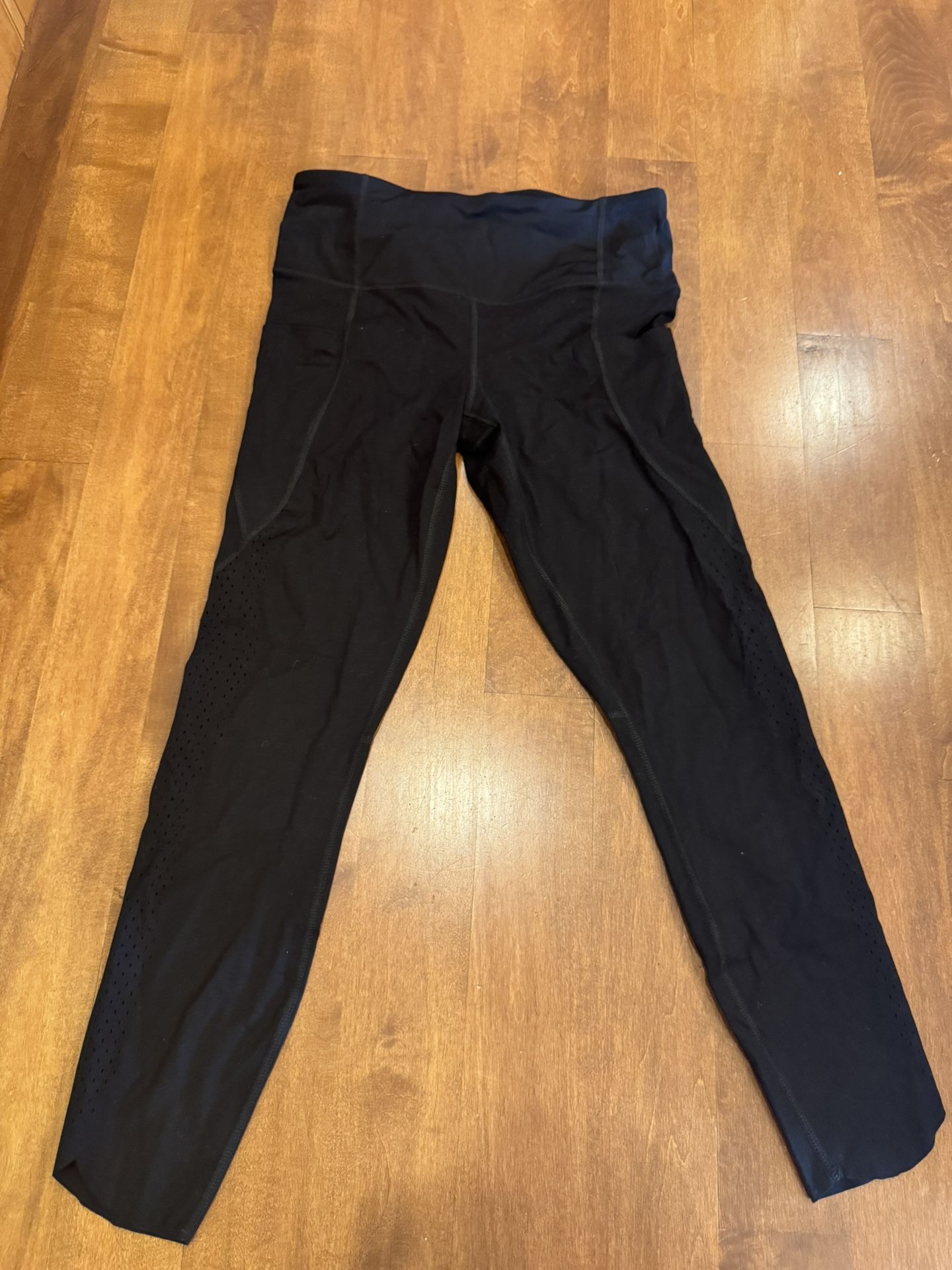 Woman’s new with tags members, Mark every day perforated leggings shipping available