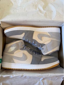 Jordan• 1 Mid SE in Coconut Milk