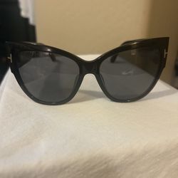 Tom Ford Anoushka Sunglasses TF371-F 01B