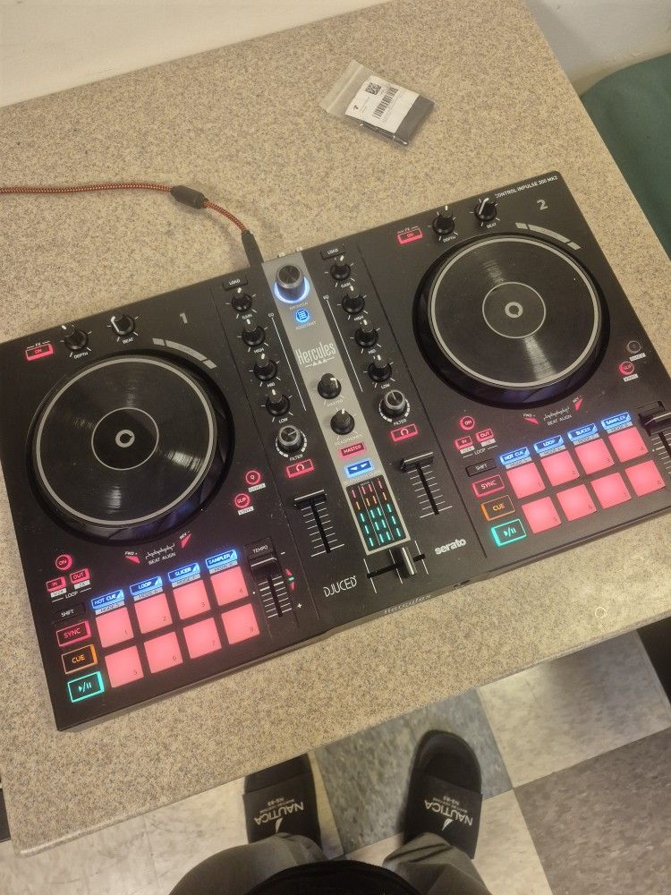 Hercules DJControl Inpulse 300 Mk2-USB DJ CONTROLLER