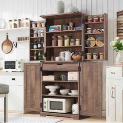 Kitchen cabinet