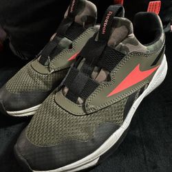 Reebok Boys Sz 5 Sprinter Camo Shoes Used 