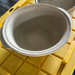 Vintage Pamper chef Stoneware Bowl With Lid