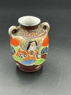 Vintage Goldcastle Hand Painted Mini Urn Shaped Vase Japan