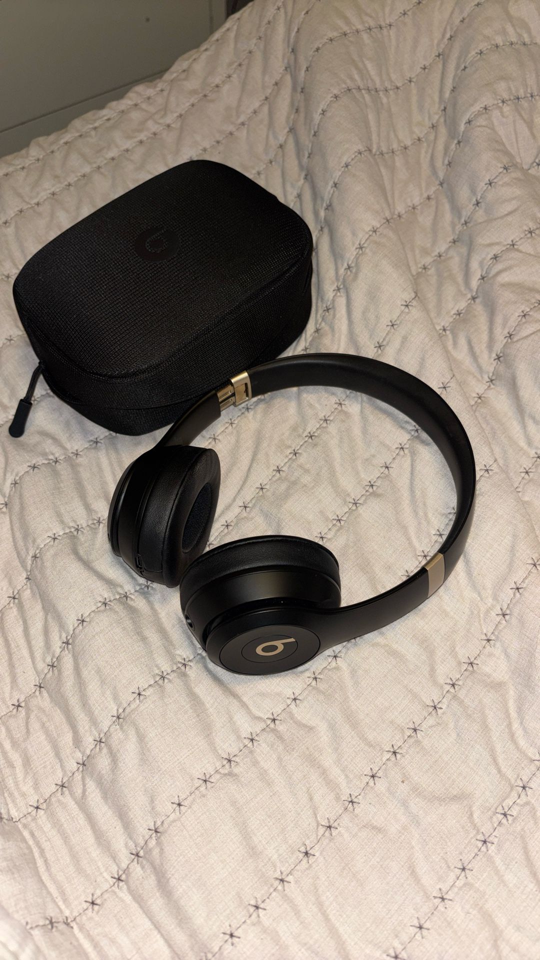 Beats Headphones Solo-4 They Are New