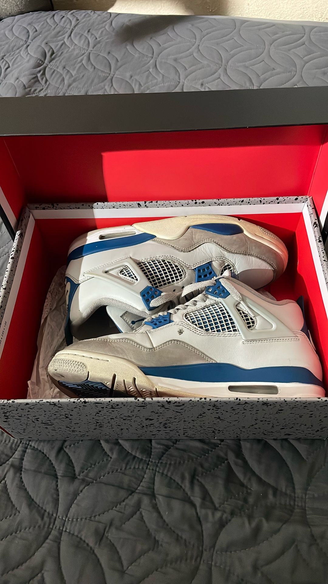 Air Jordan 4 Retro
