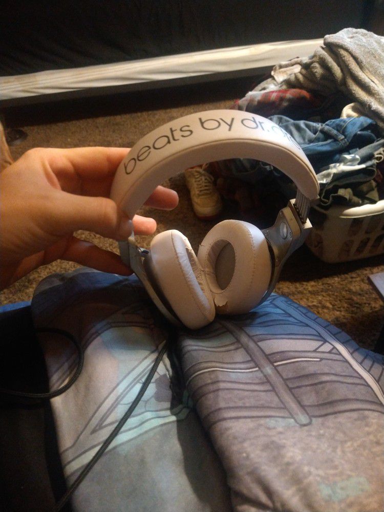 BEATS wired Headphones 
