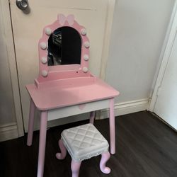 Toddlers Vanity 