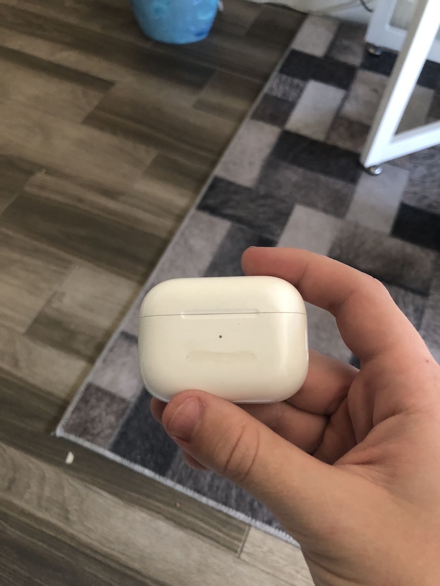 Airpods pro (missing left airpod)