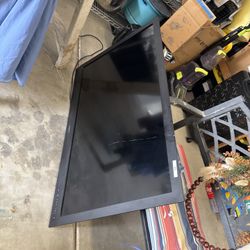 tv With Remote Big Scratch 