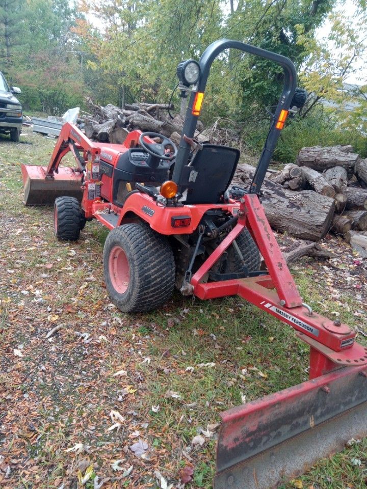 Kubota Bx2230 Compact Tractor