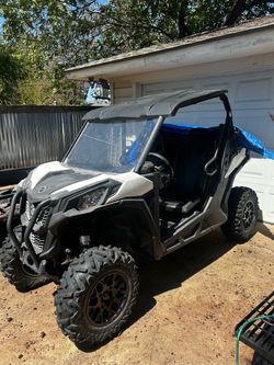 Can  Am Maverick trail side by side