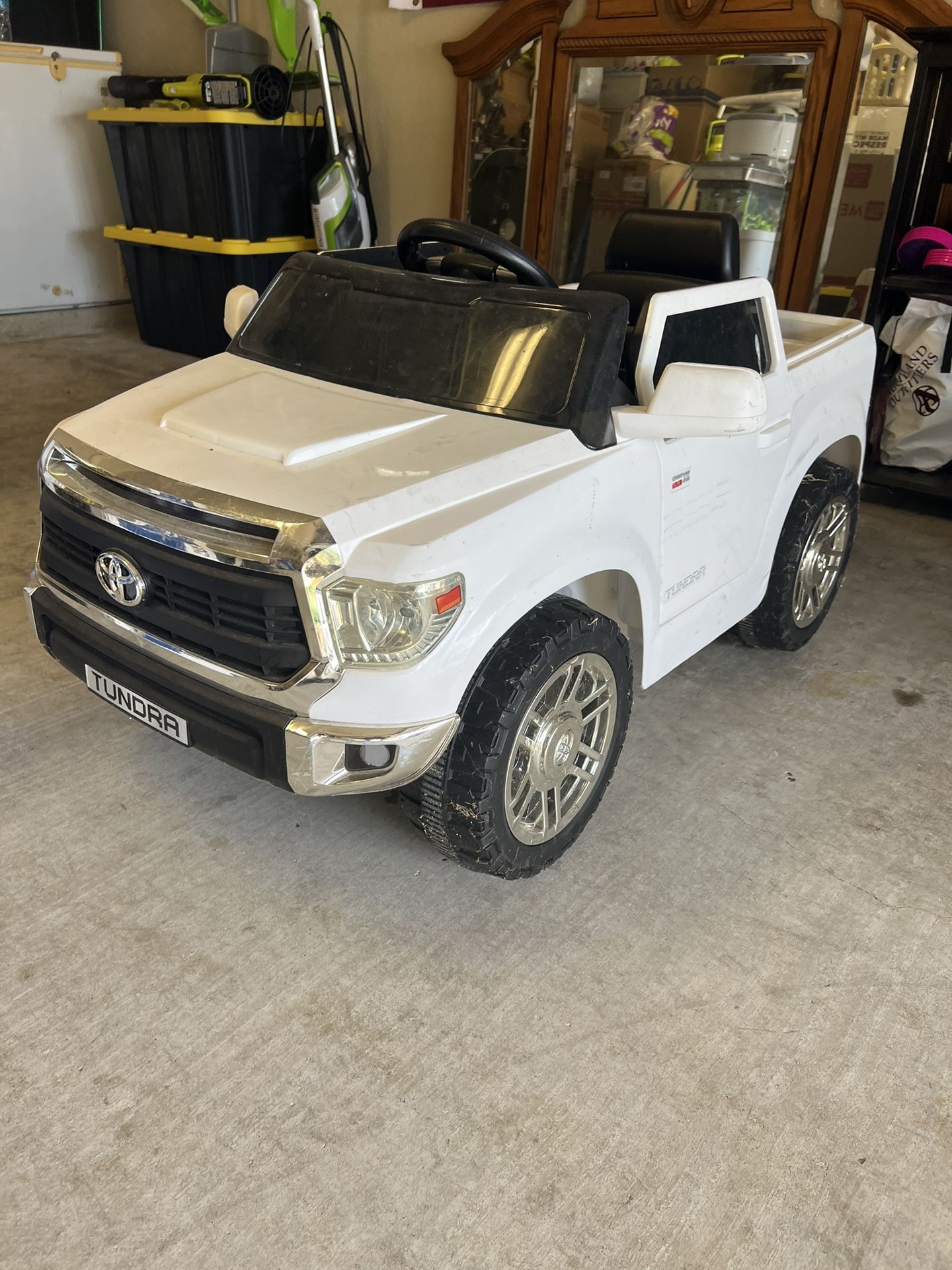 KIDS Toyota Tundra 12V Ride on Truck Car for Kids