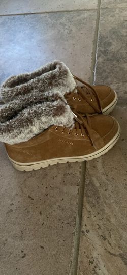 Beautiful winter sketches boots like new size 6.