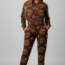 NWT! It's Louis Jogger 2 Piece Set Brown Size M