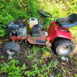 Wheel Horse Tractor 