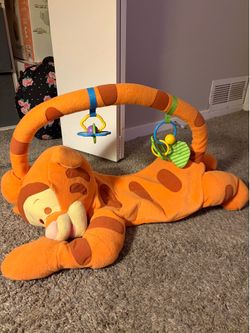 Vintage 2002 Winnie the Pooh tigger tummy time mat