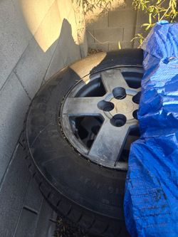 5 lug wheela 85%new tires