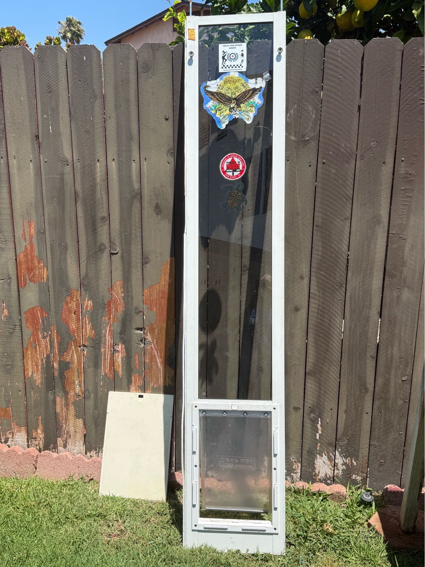 Sliding glass doggy door XL white