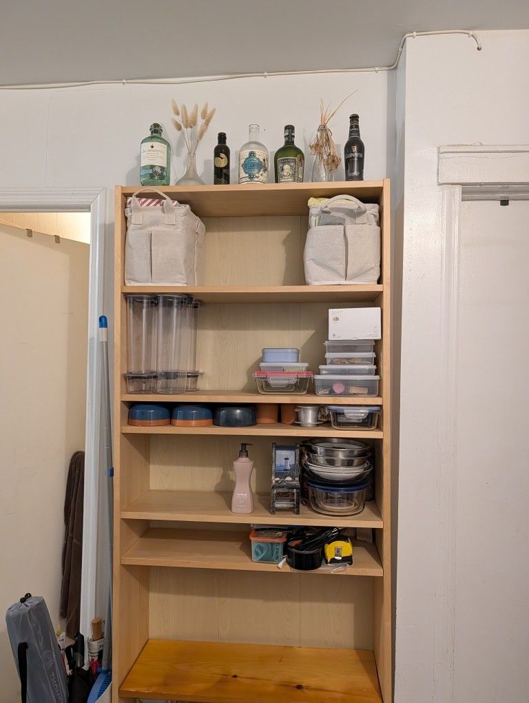 8 Shelves Bookcase. Pine & lacquer.