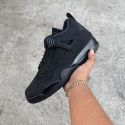 Jordan 4 (Black Cat)
