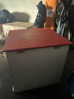 USED Cheer Box $30 OBO