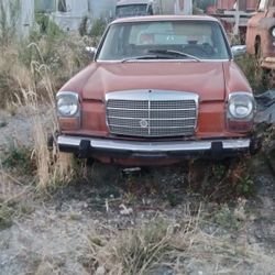 Mercedes-Benz Four-door Orange
