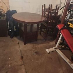 Bar Top Table With 4 Chairs And Lief