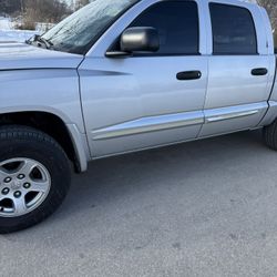 2005 Dodge Dakota