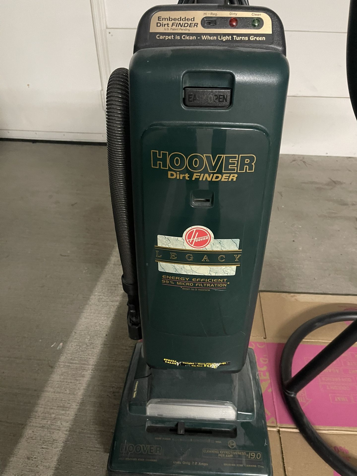 Hoover Dirt Finder Legacy Vacuum for Sale in Seattle, Washington OfferUp