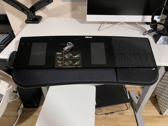 Fellowes Keyboard Tray with Wrist Rest