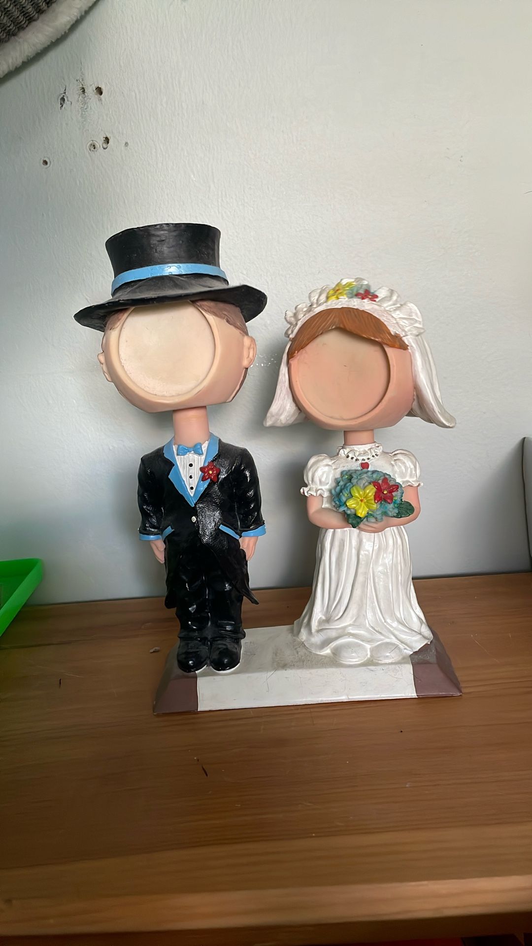 Melannco Bride and Groom Picture Frame Bobbleheads