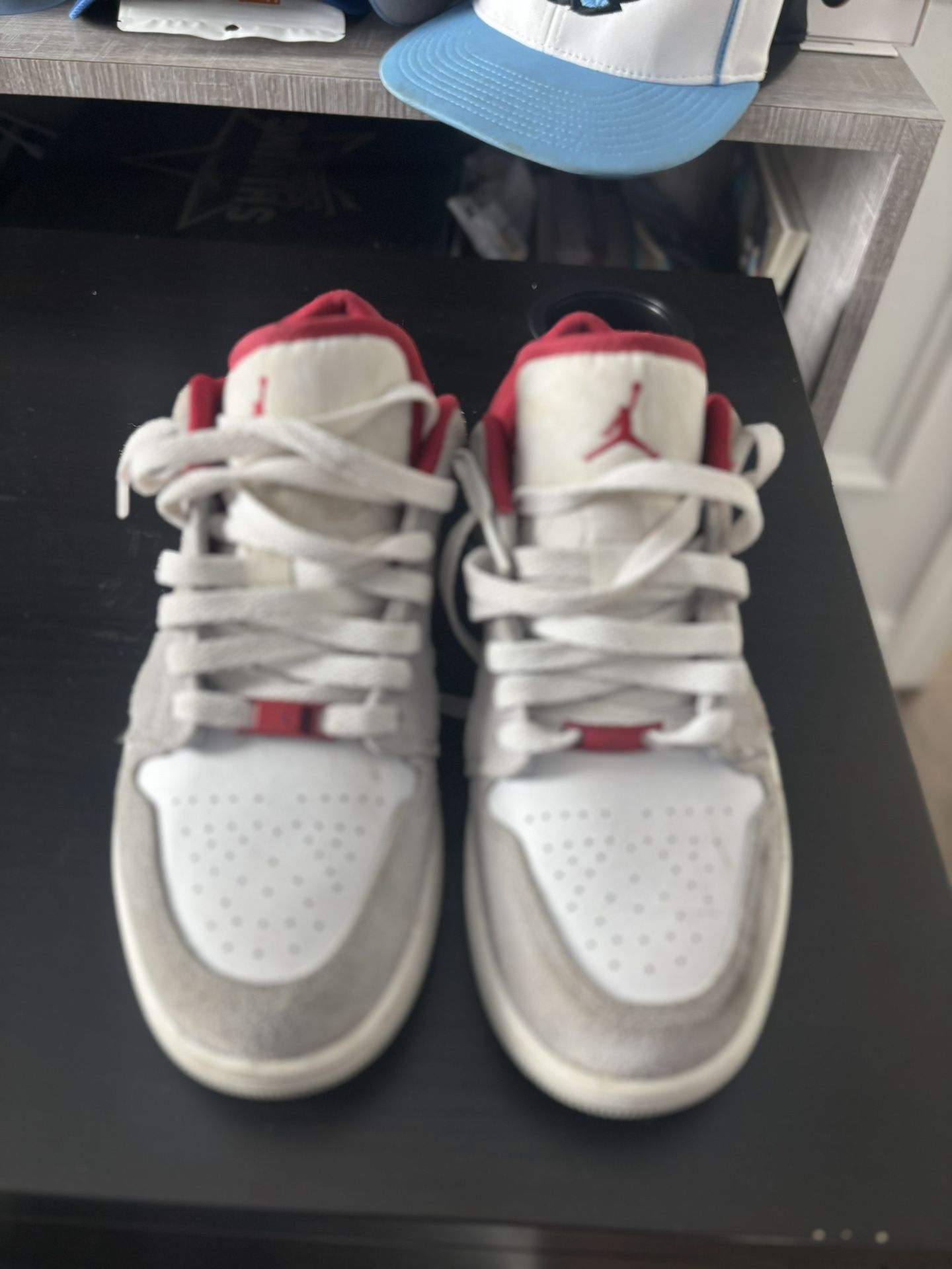 Jordan 1 Low Light Smoke Grey & Red Size 7.5