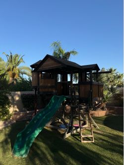 Backyard Discovery Eagles Nest playground set