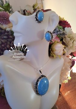 Sterling Silver 925 Necklace And Earrings with Tourquse Stone.