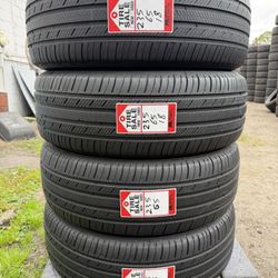 Set 235/65/18 Michelin Premier Like New