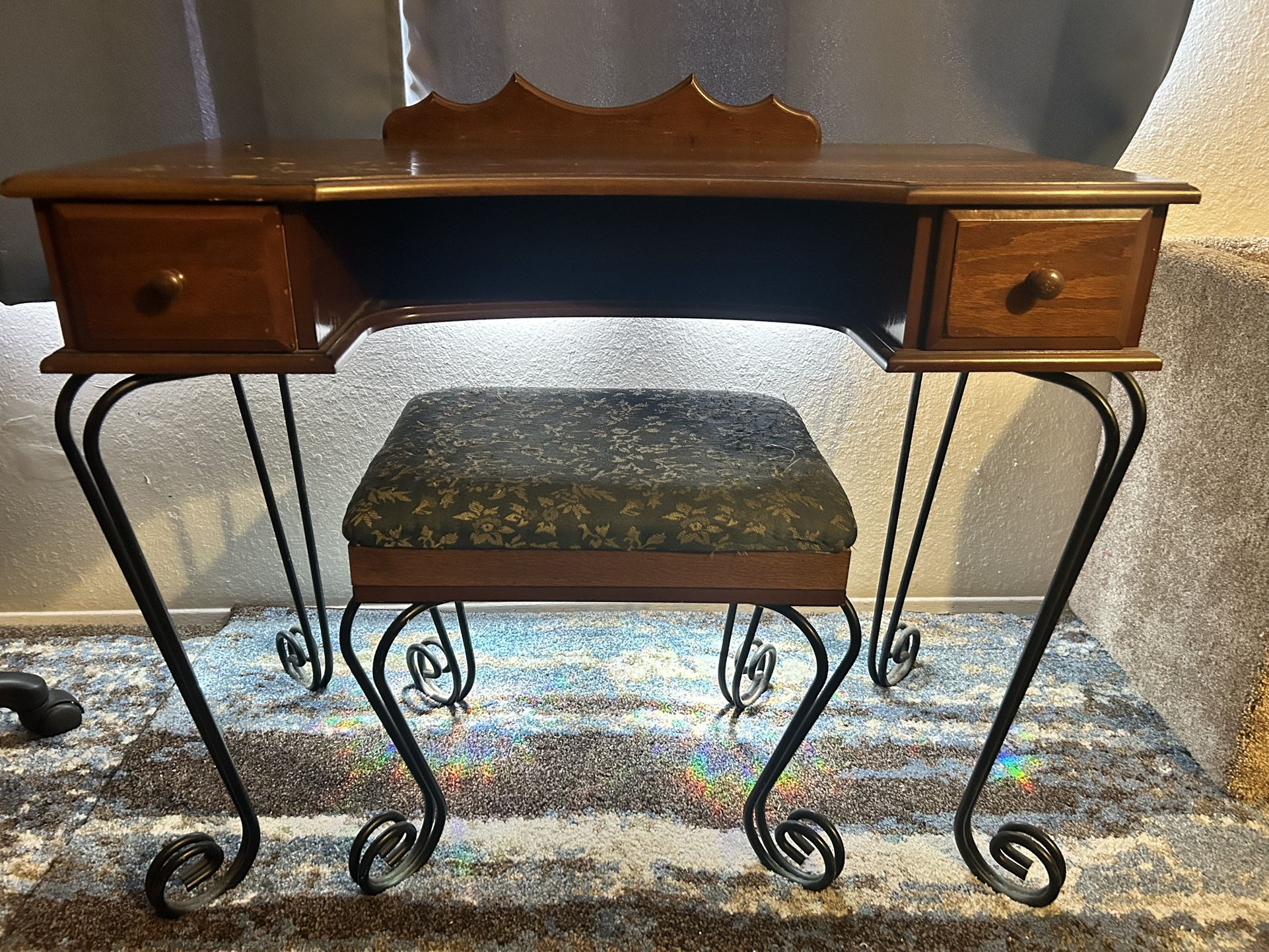 Free Vanity With Stool