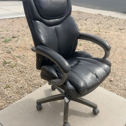 La-Z-Boy Arcadian Ergonomic Bonded Leather Swivel Executive Office Desk Chair