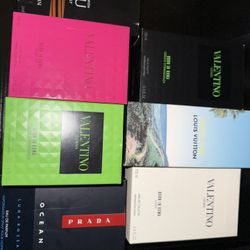 Colognes And Perfumes 