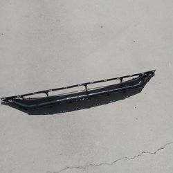 19 Grille Front Lower Hyundai Genesis G80