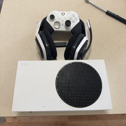 Xbox Series S Comes With Elite Controller And Astro Headset 