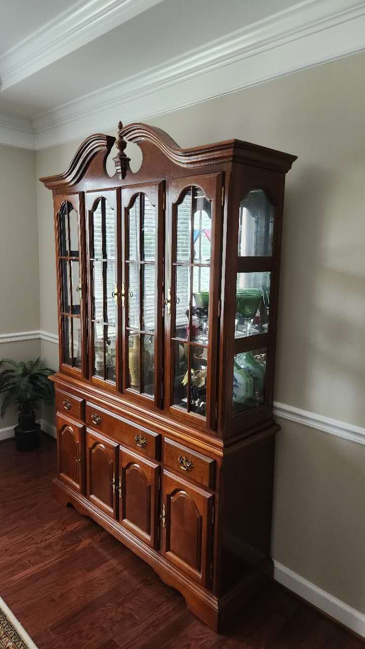 Cherry Traditional Style 58" Buffet w. Lighted Display China Cabinet