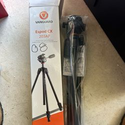Vanguard Vesta 203AP Tripod with PH-23 Pan Head