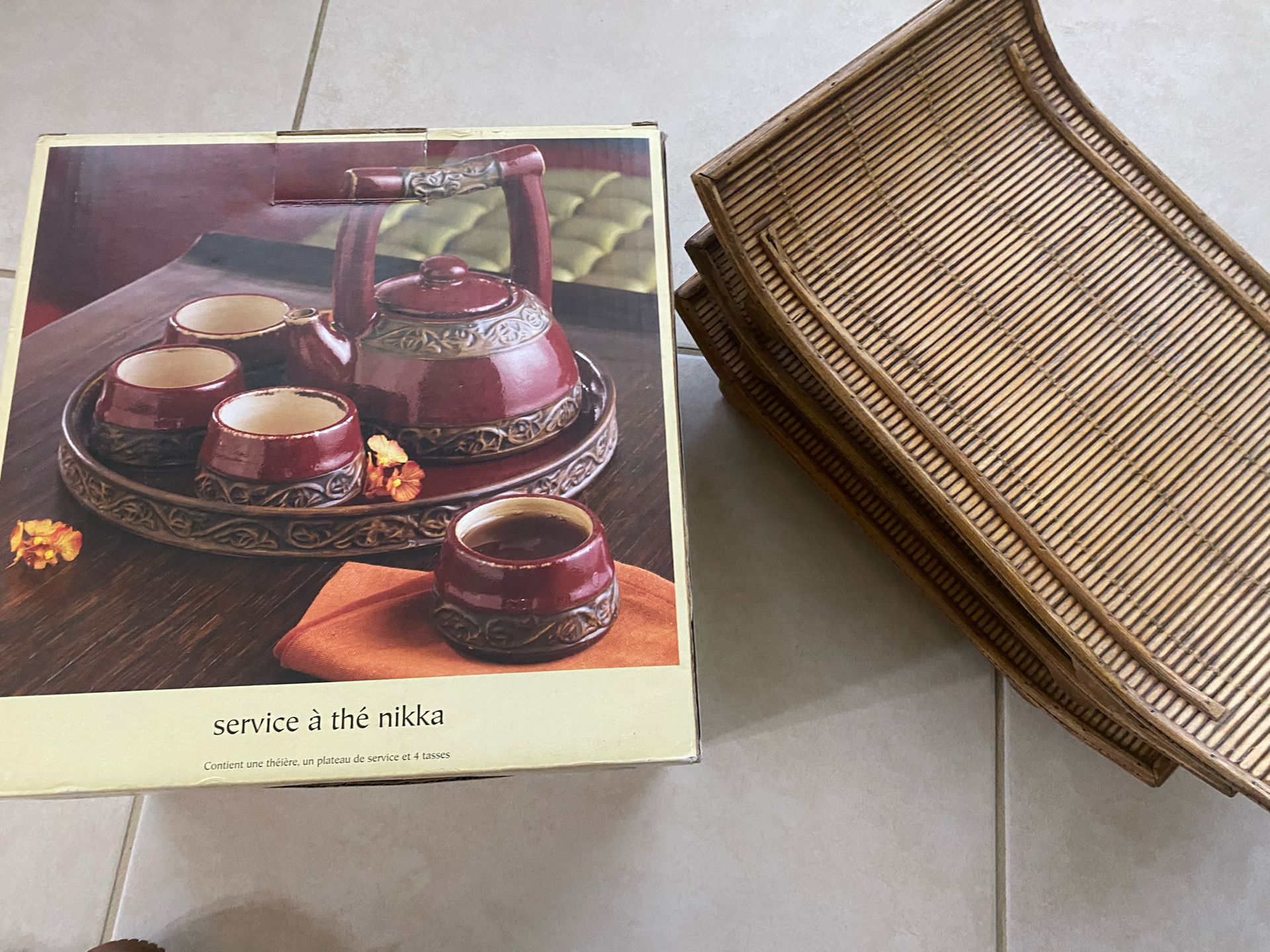 tea set Nikka and bamboo trays