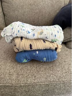 Baby swaddles