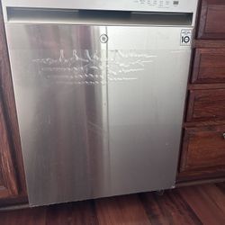 LG QuadWash Front Control 24-in Built-in Dishwasher  ( Printproof Stainless Steel ) 