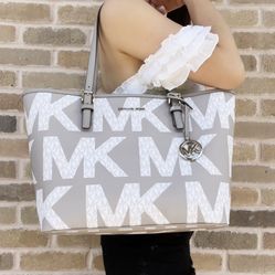 Michael Kors Jet Set Travel Medium Carryall Graphic Logo White MK Pearl Grey