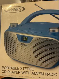 Jensen portable stereo CD player with AM/FM radio